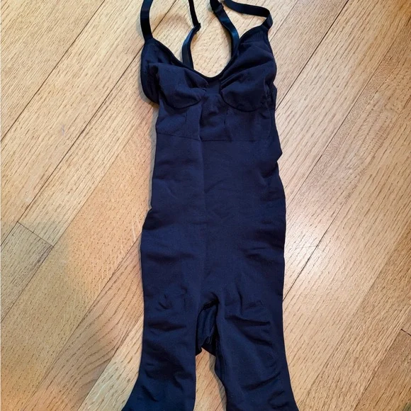 New SKIMS Seamless Sculpt Mid Thigh Bodysuit in Onyx